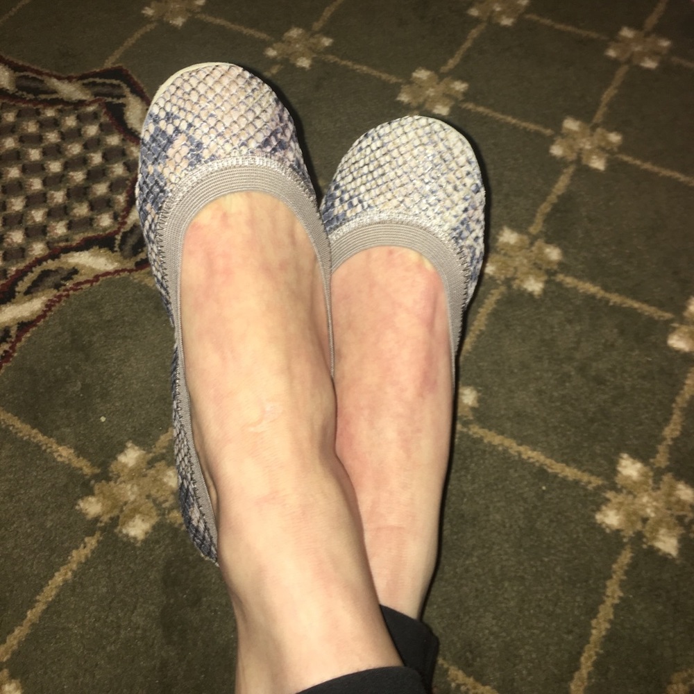 Yosi Samra Beige Flats! NWT - Picture 1 of 6