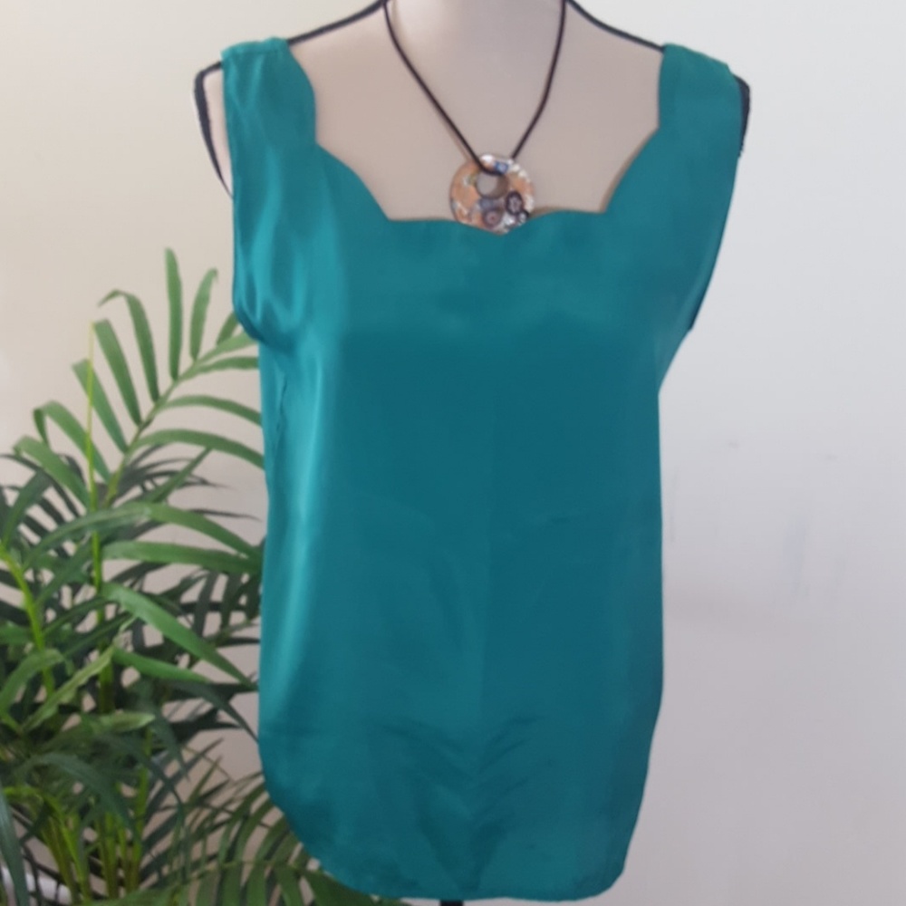 Sara Stephen green sleevesless top, size M