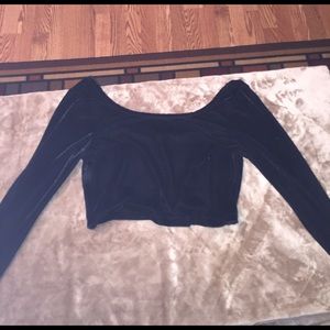 Long sleeved velvet crop top.