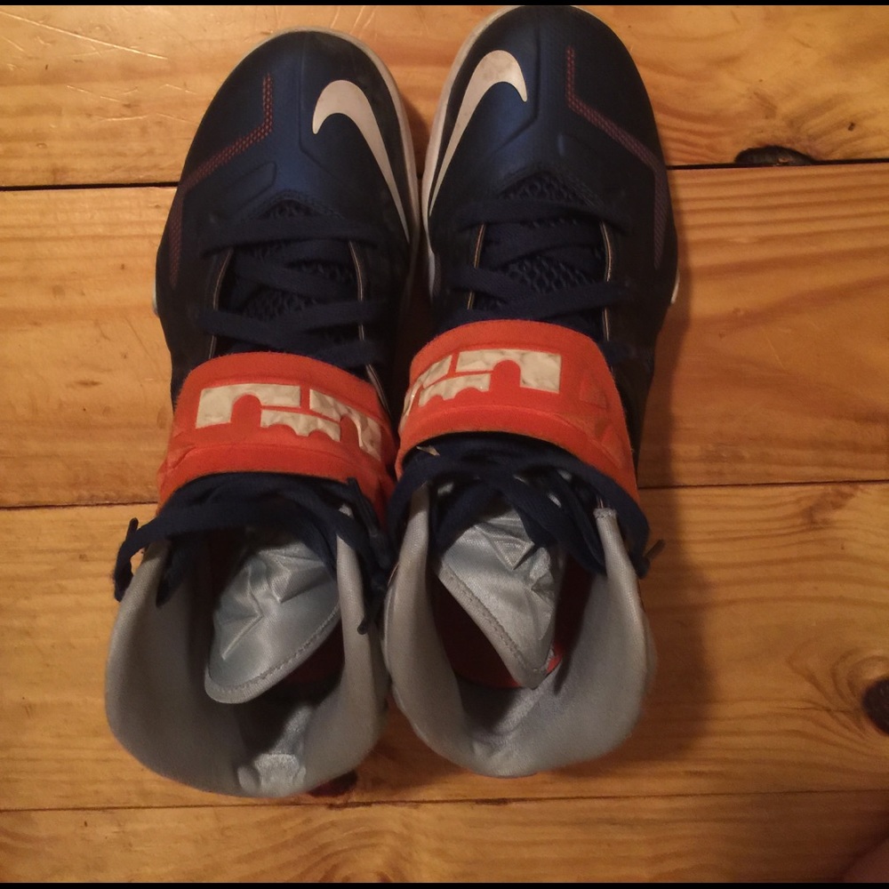 Nike Lebron soldiers