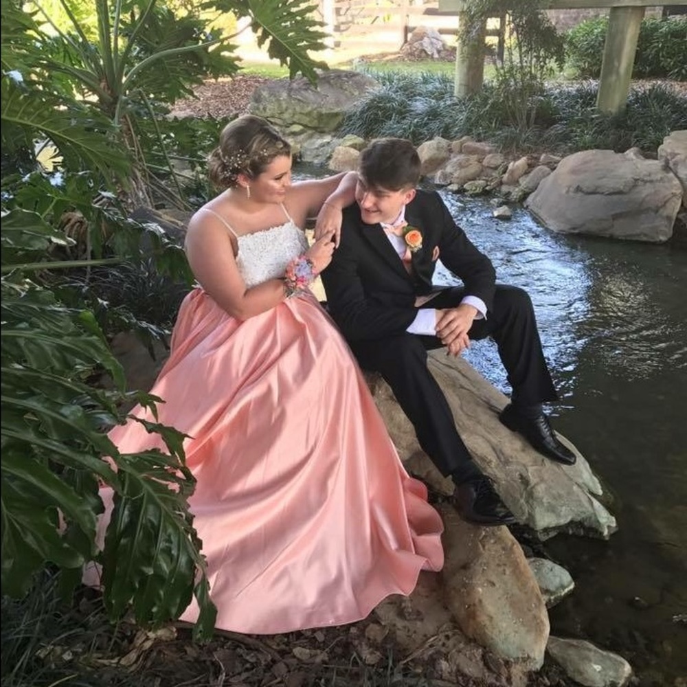 Prom dress - Picture 3 of 4