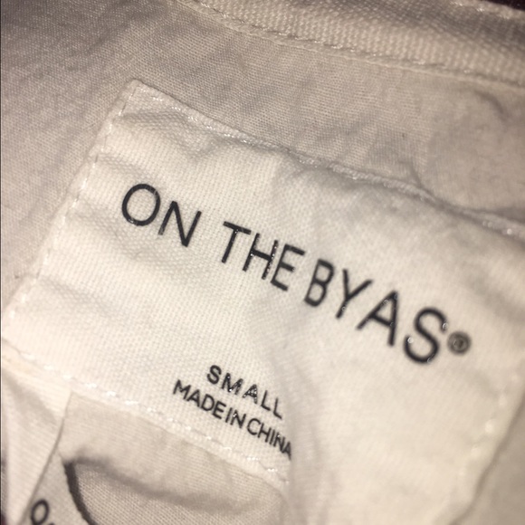 On the byas long sleve t shirt - Picture 2 of 2