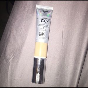 IT Cosmetics CC - Light