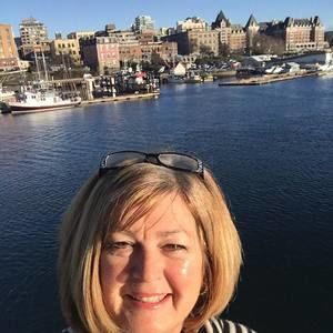 Meet your Posher, Valerie