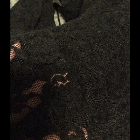 Lace top with tank - Picture 2 of 5