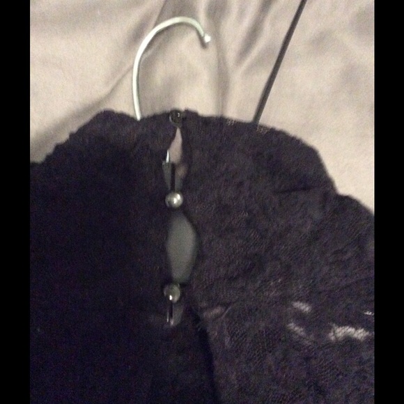 Lace top with tank - Picture 3 of 5