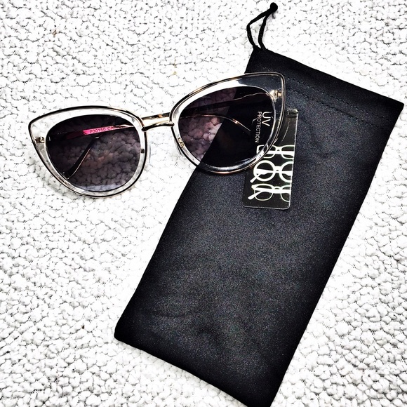 LAST 1️⃣ 2x 💕HP💕 Cat Eye Sunnies - Picture 2 of 3