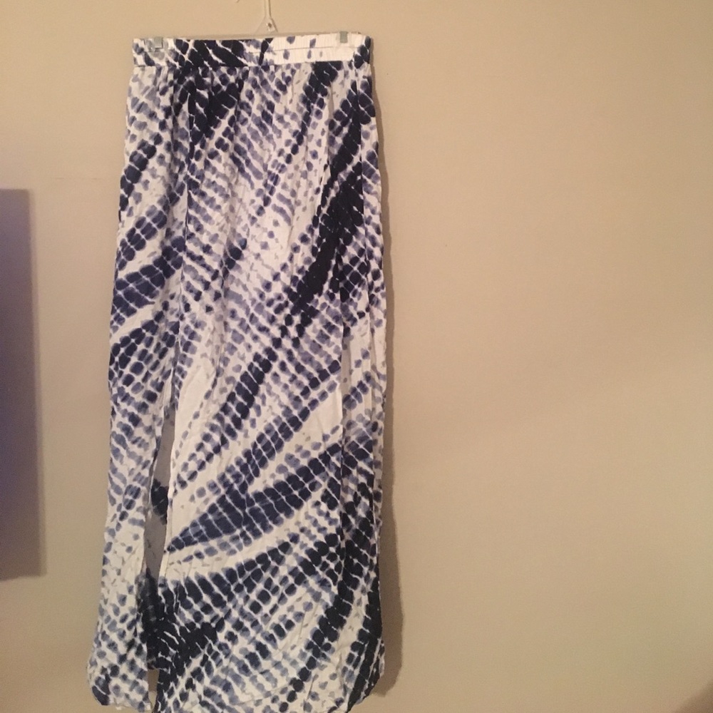 Tie dye skirt with slit on the right side