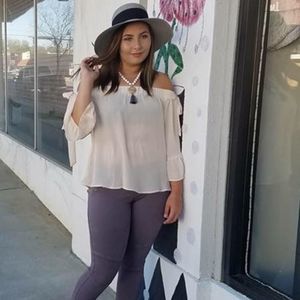 Meet your Posher, Alexis