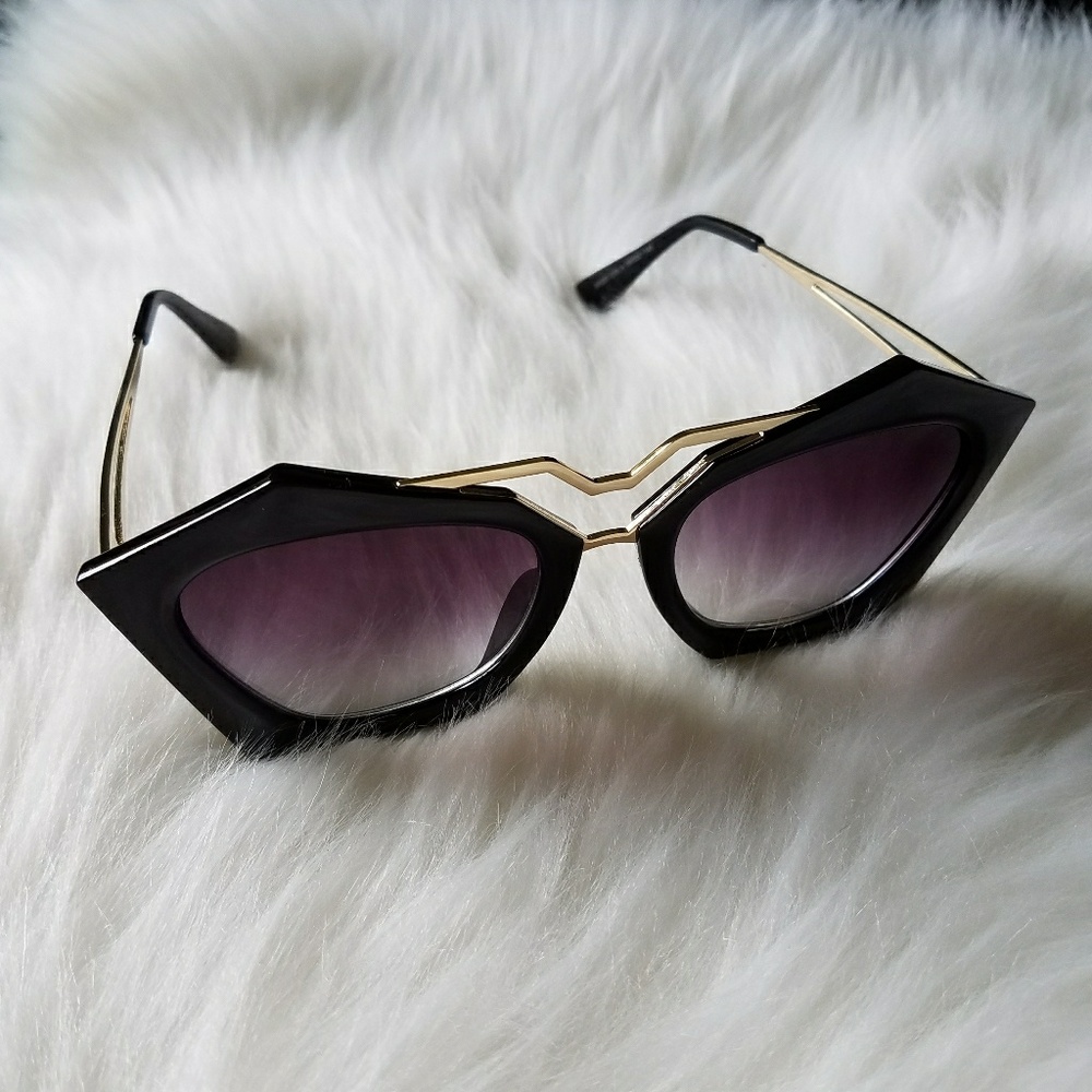 Black Sunglasses Sunnies with gold hardware