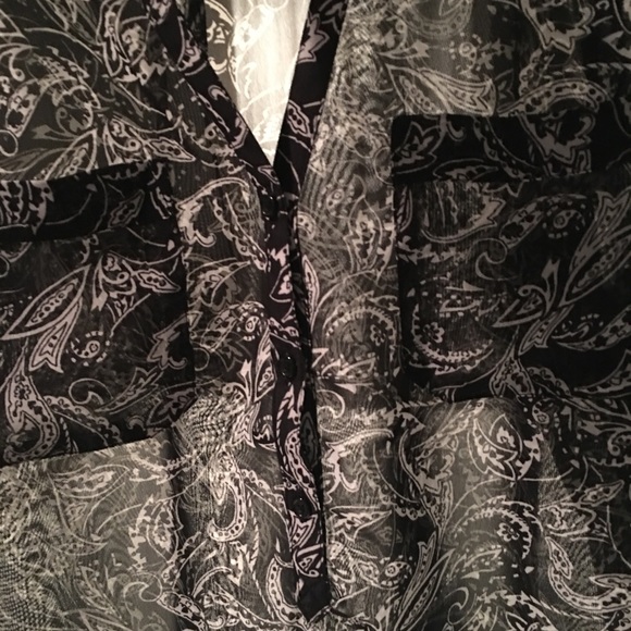 Cute casual shirt or blouse - Picture 3 of 4