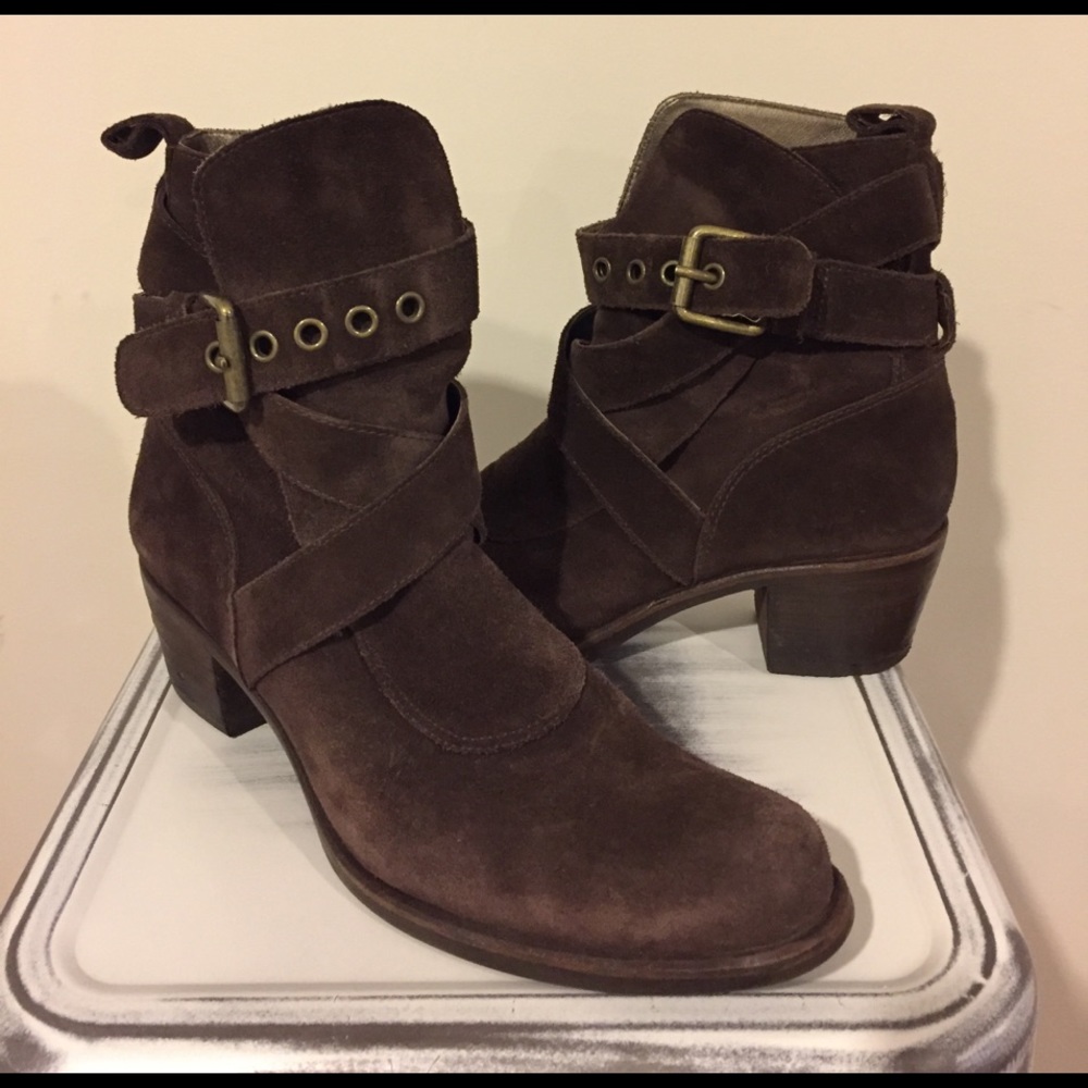 Ankle suede boots size 8 (runs bigger)