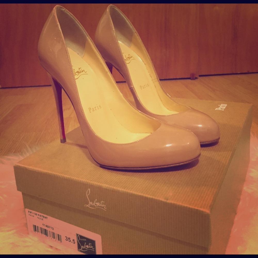 Nude authentic Christian Louboutin pumps - Picture 3 of 4