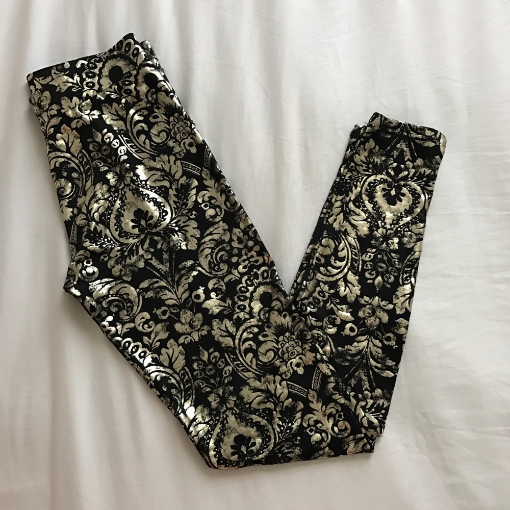 Gianni Bini gold printed leggings!