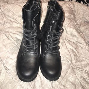 Combat boots