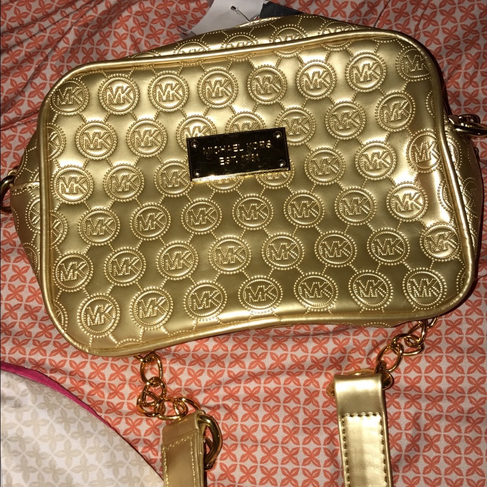 gold michael kors crossbody