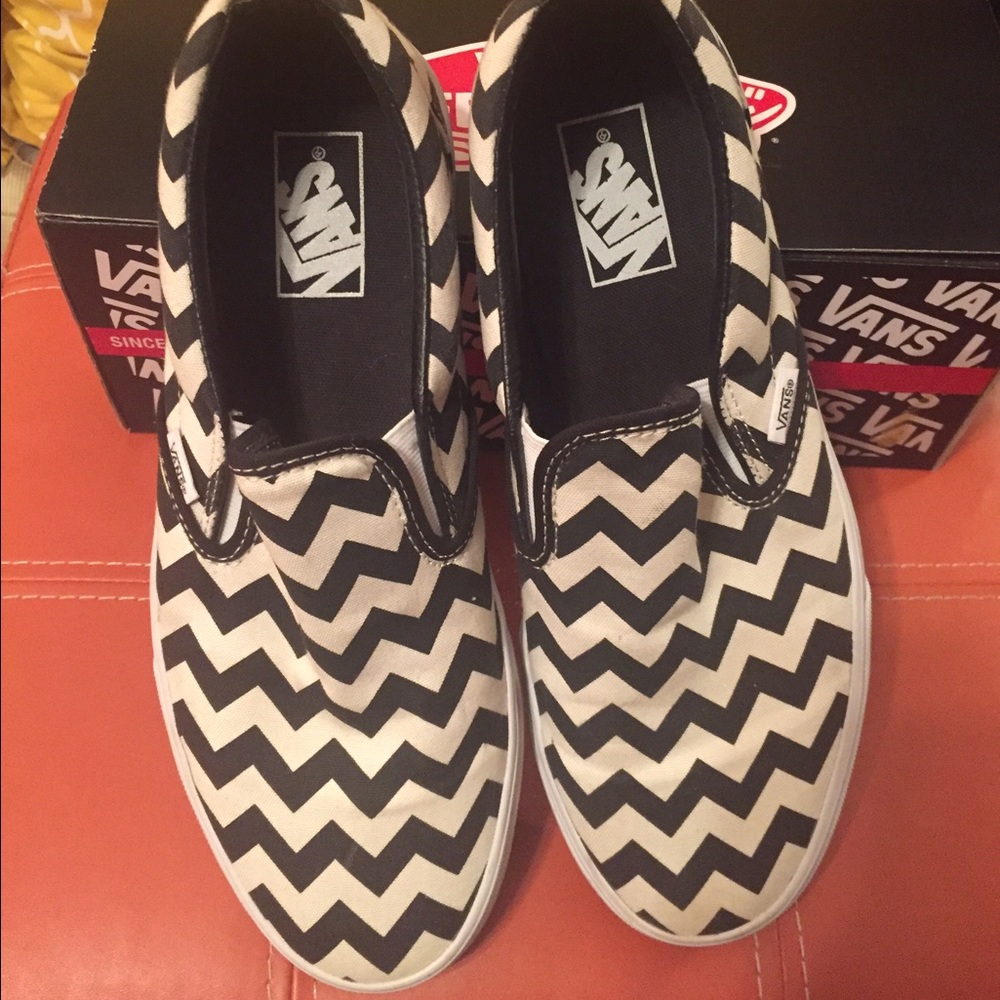 Vans Tennis Shoes