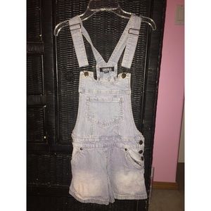 Overall shorts