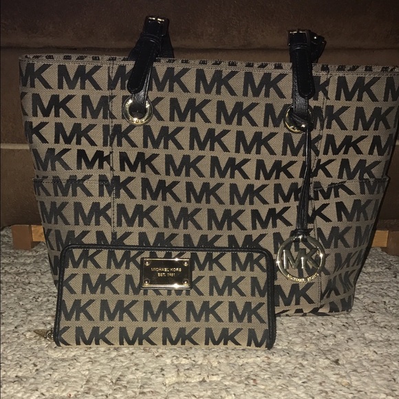 MK purse and wallet