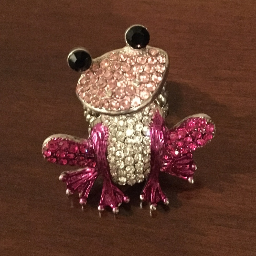 Costume jewelry frog ring