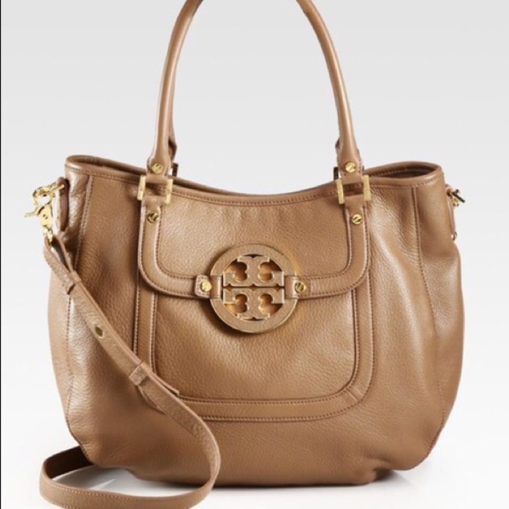 Tan leather Amanda classic Tory Butch hobo bag.