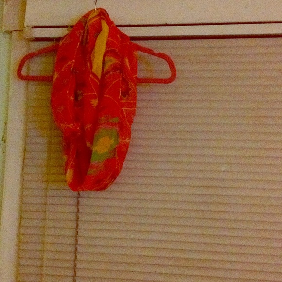 Brand New Lightweight Cute Spring Infinity Scarf - Picture 2 of 8