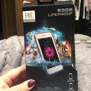 iPhone 6s Plus life proof white case