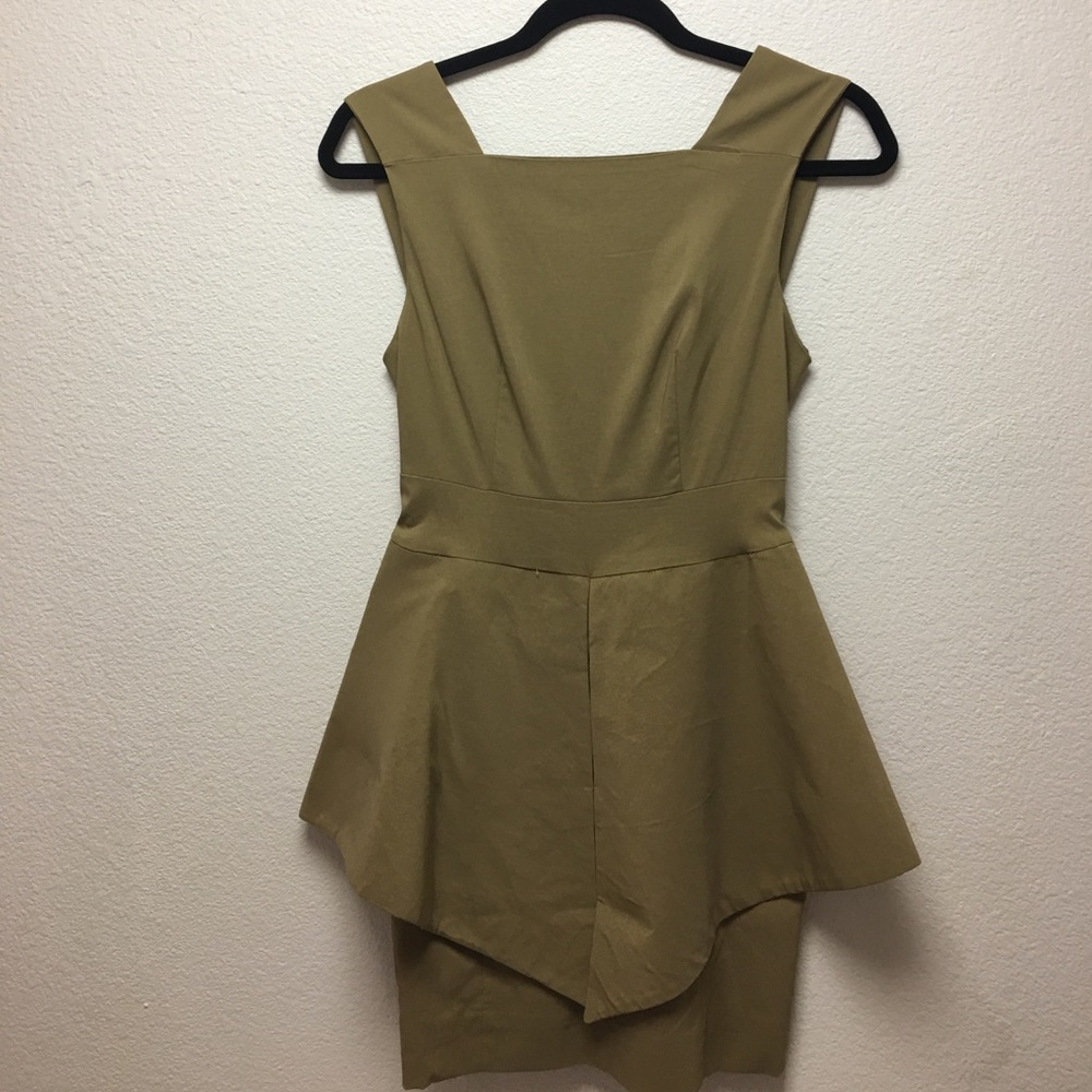 Very cute dress never worn. (NWT)