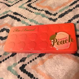 Too Faced Sweet Peach Palette
