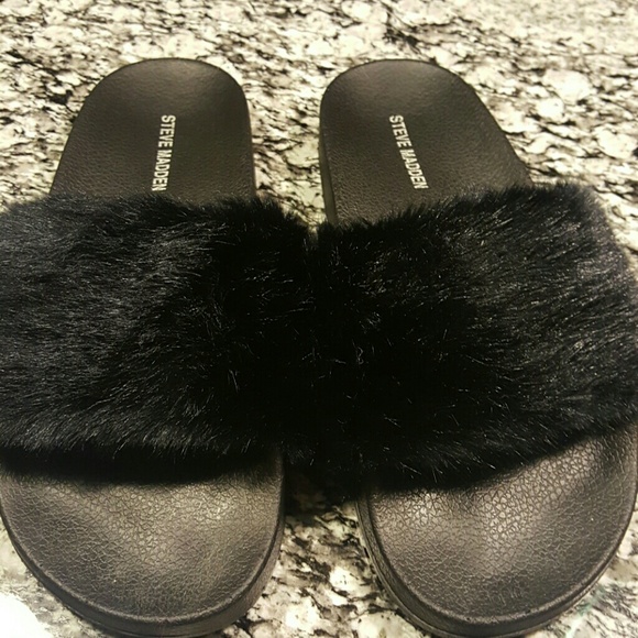 Steve Madden Shoes - Steve madden slides