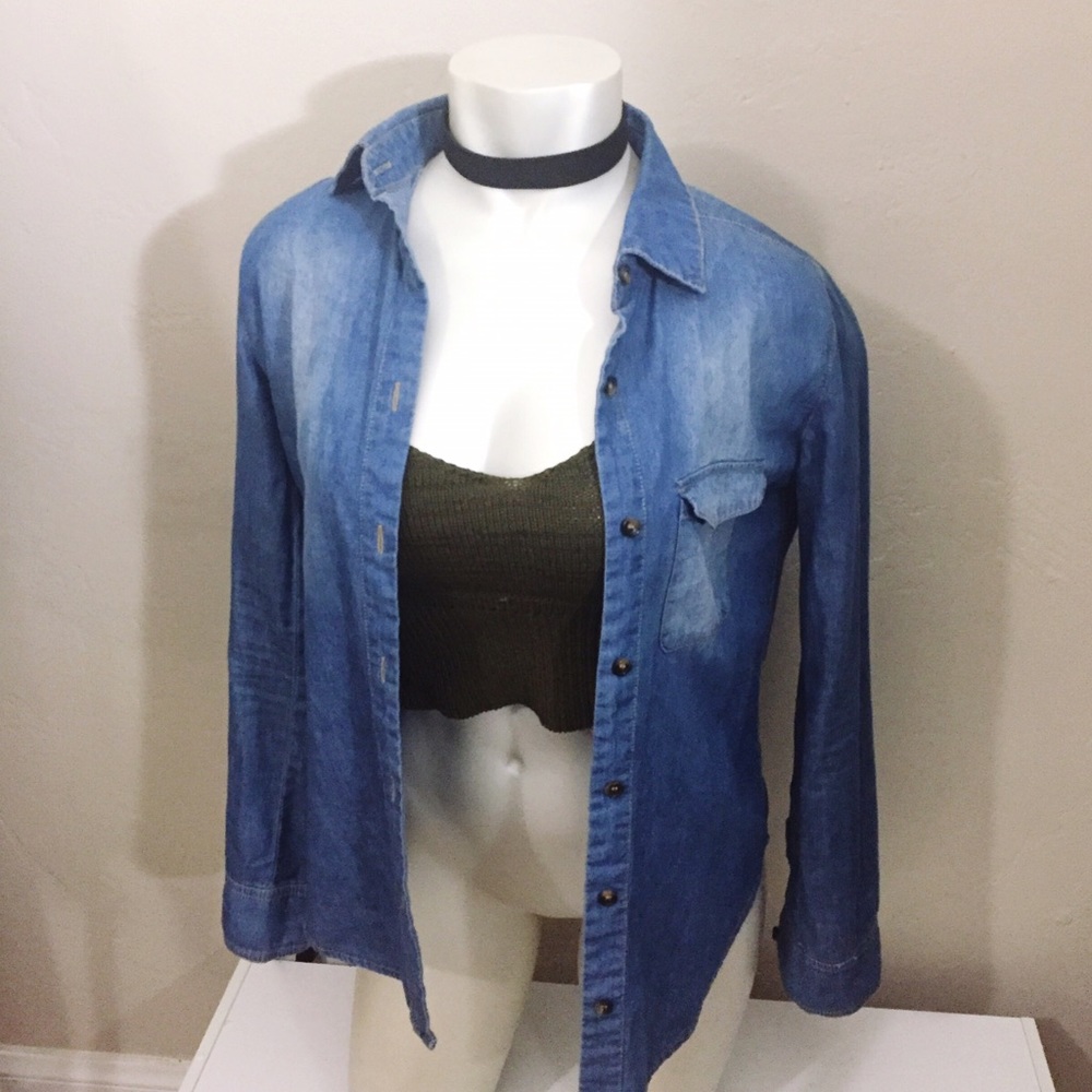 DENIM BUTTON DOWN