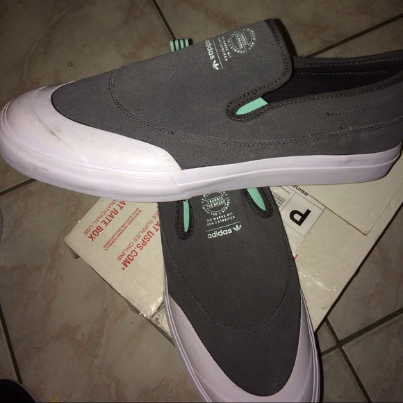 NWT adidas main image 4