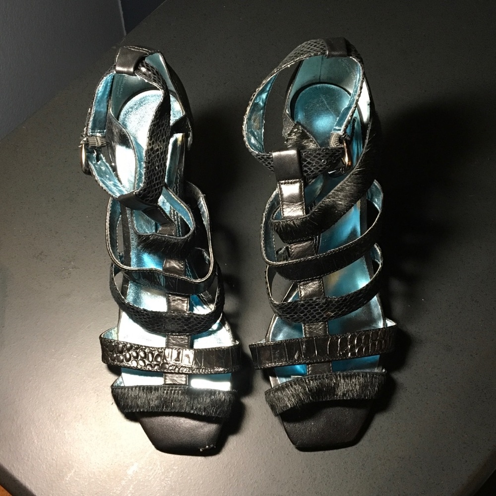 Cindy Size 10 Black Leather and Cowhide Straps