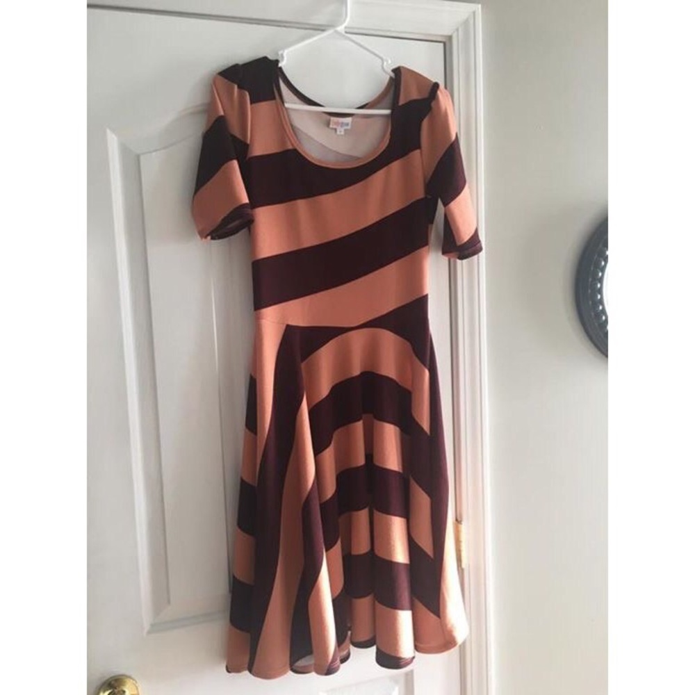 Lularoe Nicole Sz small peach and burgundy stripe
