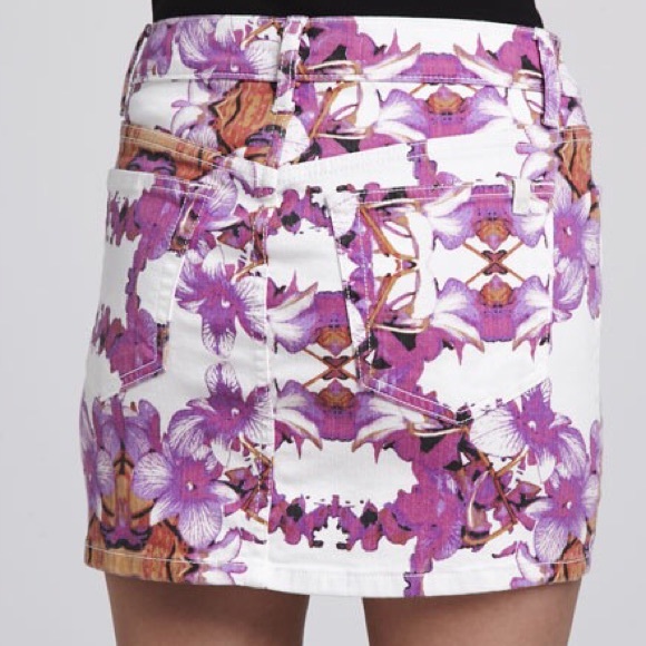 NWT Joe's Jeans Exotic-Print Mini Skirt in Fuchsia - Picture 3 of 4