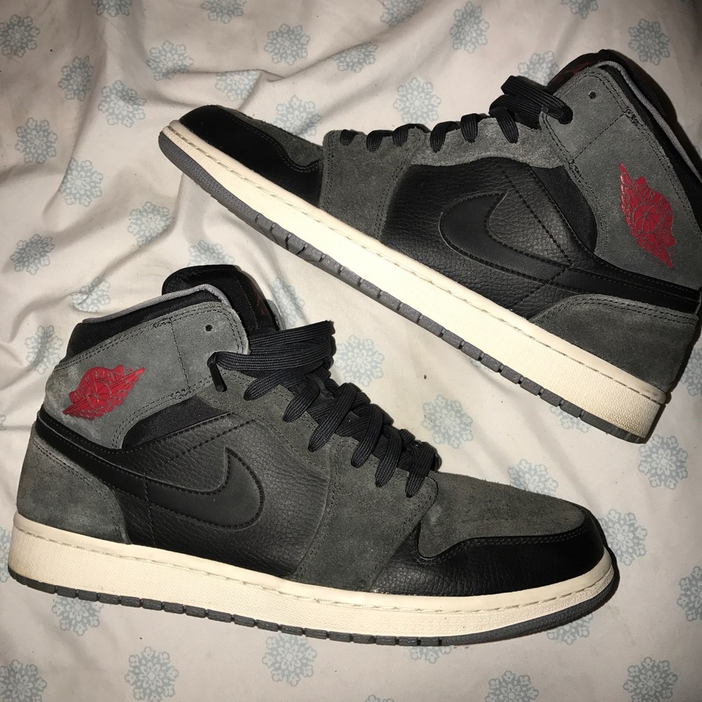Air Jordan 1s black/grey suede size 11