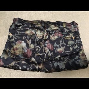 SEVEN FOR ALL MANKIND SIZE 27 SKINNY PANT