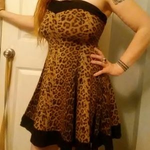 •Final price• Pinup leopard strapless dress