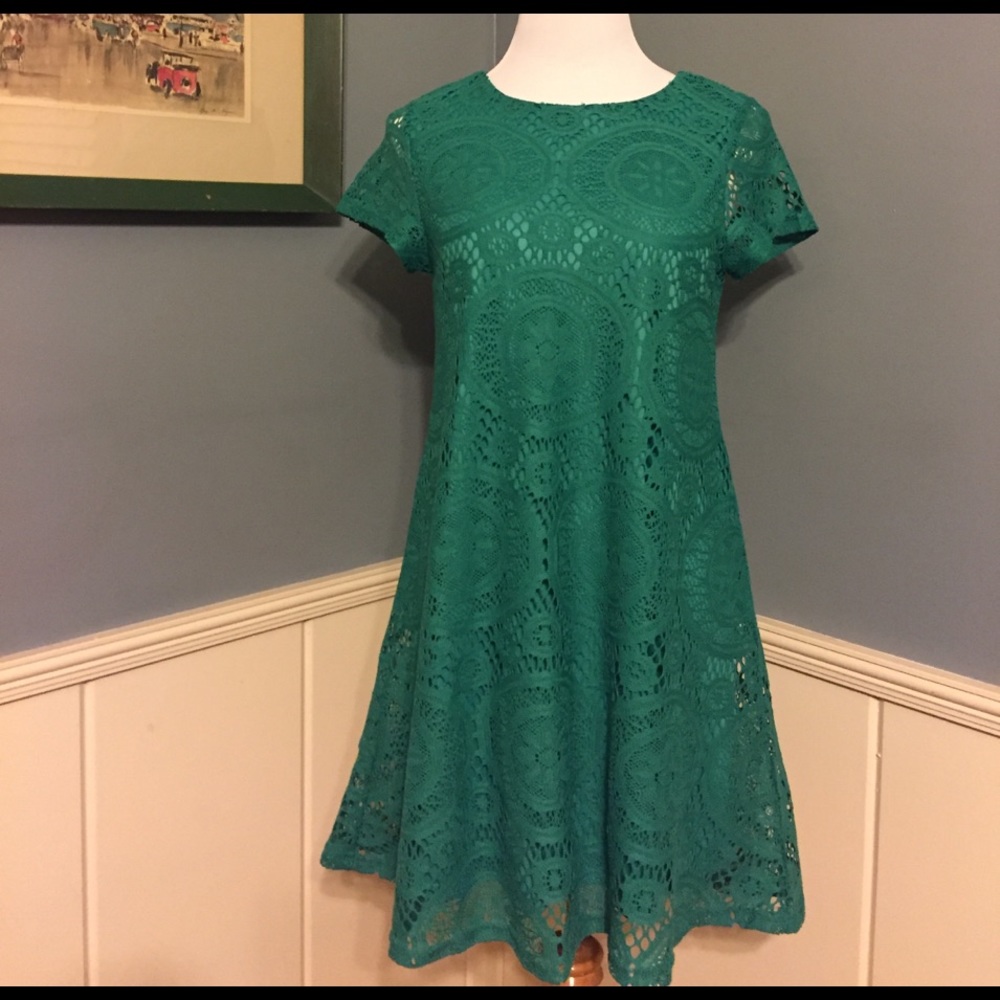 Beautiful Kelly Green Lace Eyelet Mod dress