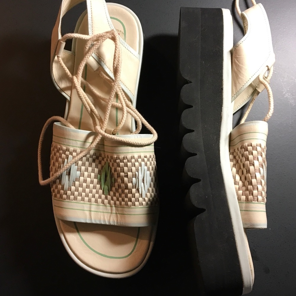 BCBG 10 Cream and Blue Sandals - Picture 4 of 4