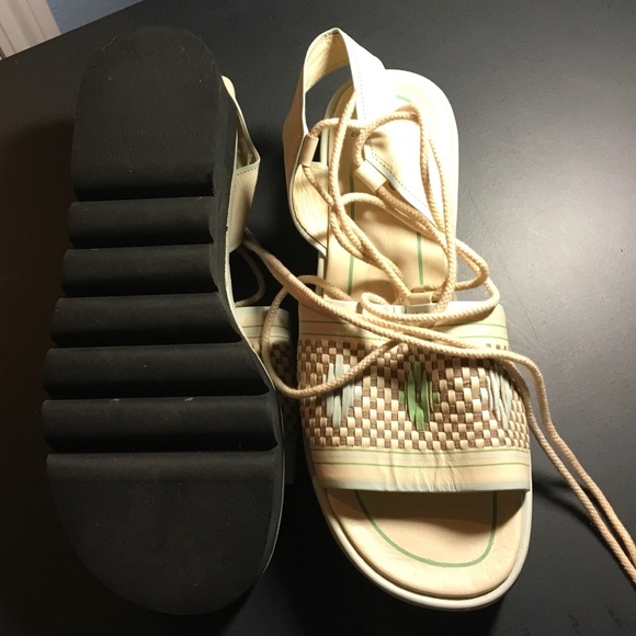 BCBG 10 Cream and Blue Sandals - Picture 2 of 4