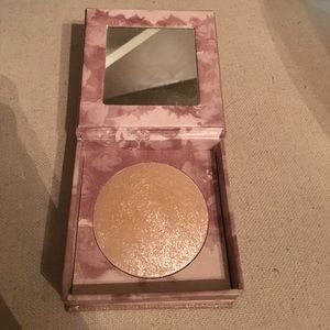 Urban decay naked illuminated highlighter