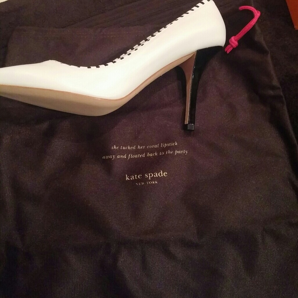 Kate Spade  White Pump Black Trom