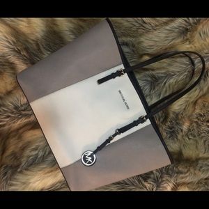 Michael Kors Jet Set Travel Tote