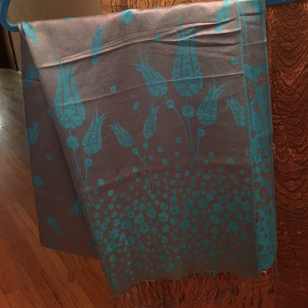 Scarf - Picture 3 of 3