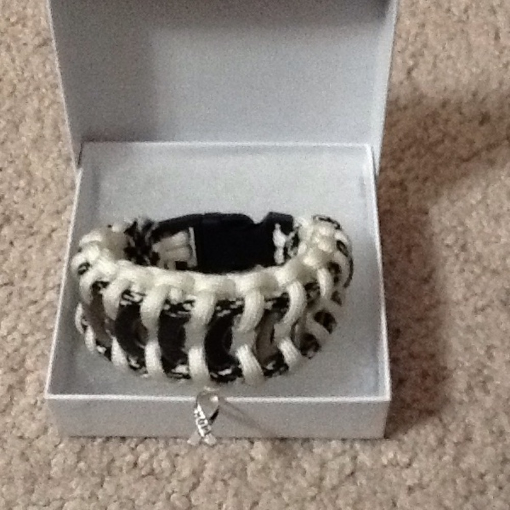 A bracelet for "Hope"