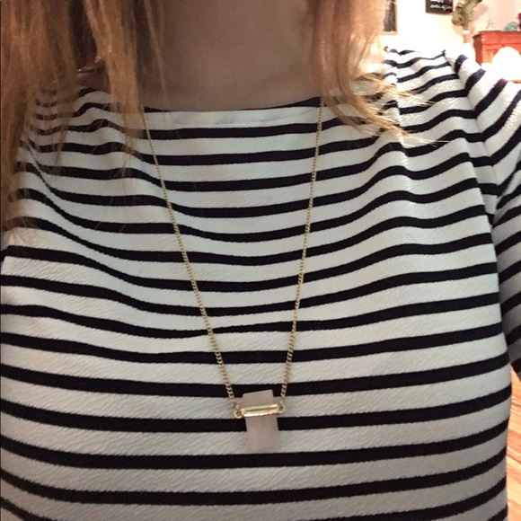 🚨1 LEFT🚨🎉HP🎉 Rose Quartz Stone Necklace - Picture 2 of 2