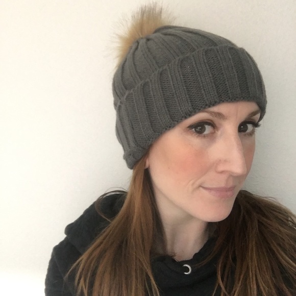 Beanie with Pom Pom - Picture 2 of 3