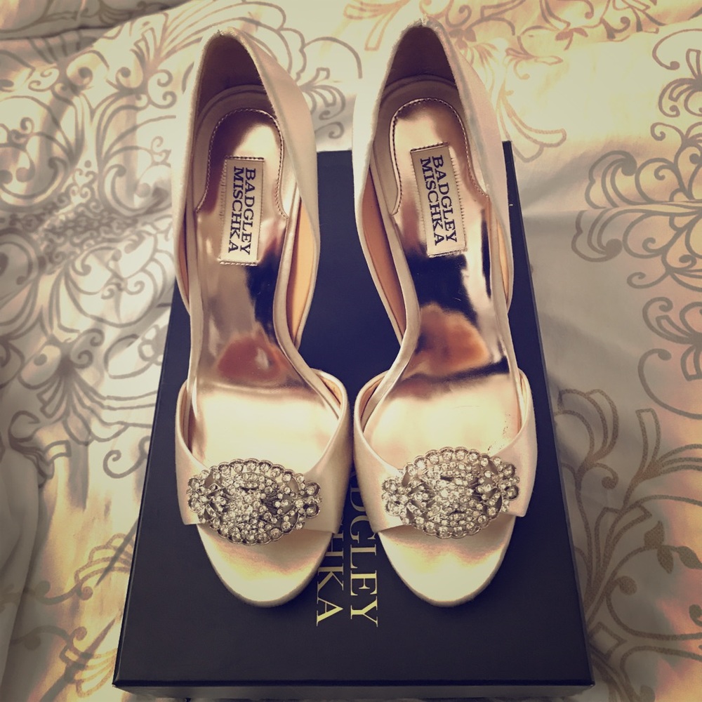 Badgley Mischka Gia Pump Size 7