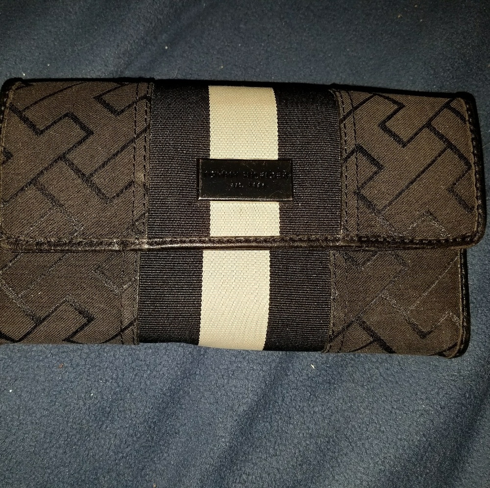 Tommy Hilfiger black and white wallet